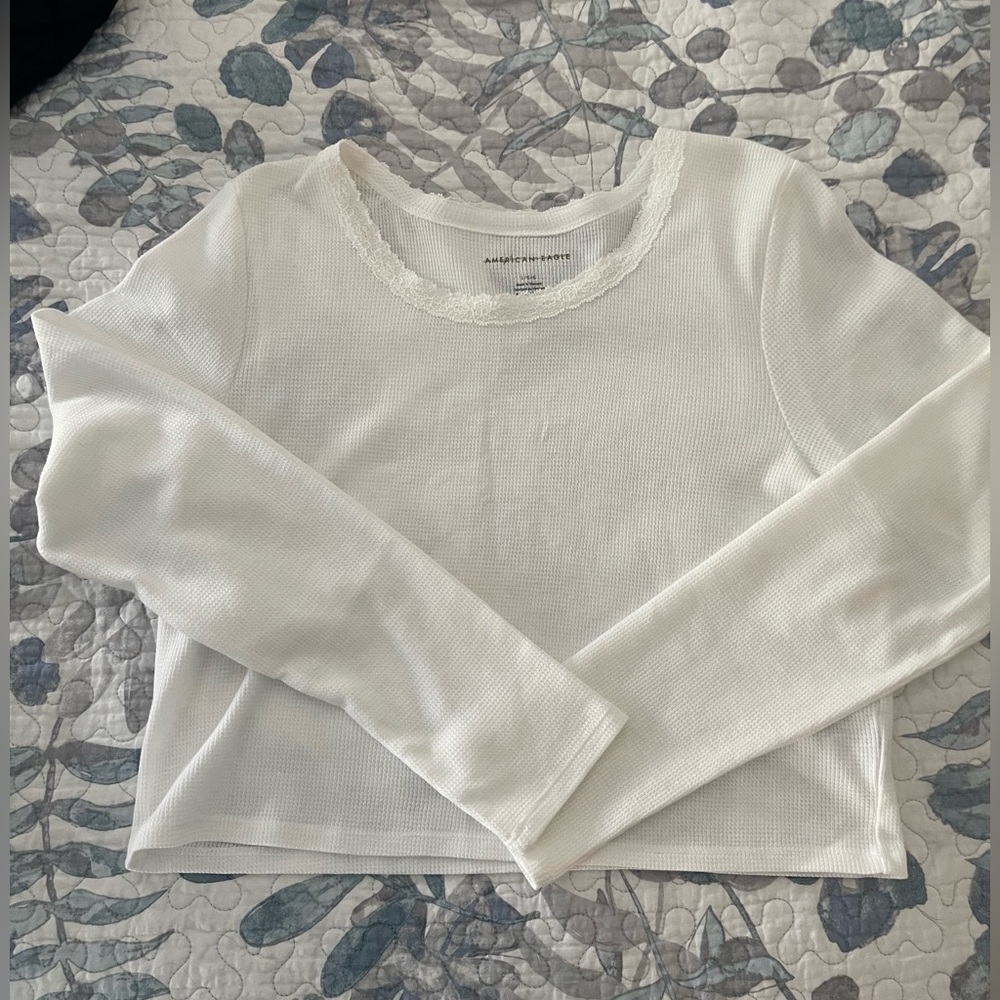 Long sleeve cropped American eagle shirt